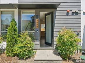 604 NW 77th Street D, Seattle WA 98117