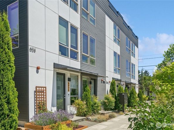 604 NW 77th Street D, Seattle WA 98117
