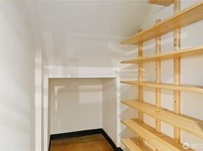 2033 11th Avenue E, Seattle WA 98102