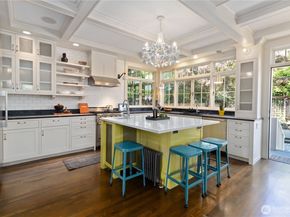 2033 11th Avenue E, Seattle WA 98102