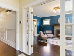 2033 11th Avenue E, Seattle WA 98102