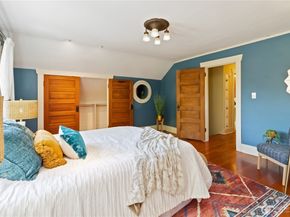 2033 11th Avenue E, Seattle WA 98102