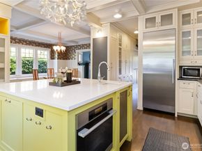 2033 11th Avenue E, Seattle WA 98102