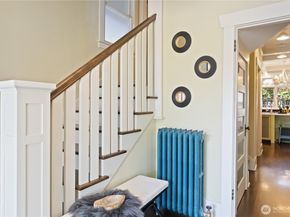 2033 11th Avenue E, Seattle WA 98102