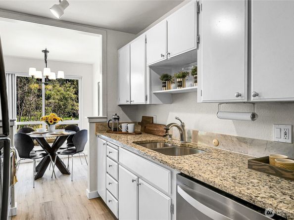 12701 NE 9th Place D206, Bellevue WA 98005