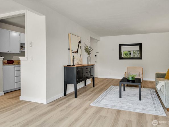12701 NE 9th Place D206, Bellevue WA 98005