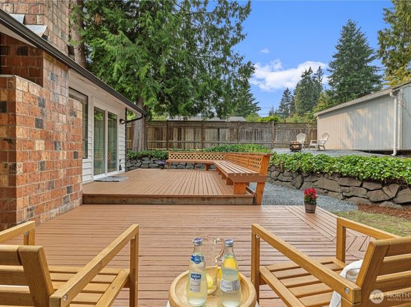 305 161st Place SE, Bothell WA 98012