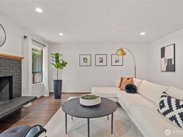 305 161st Place SE, Bothell WA 98012