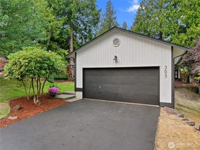 305 161st Place SE, Bothell WA 98012