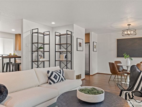 305 161st Place SE, Bothell WA 98012
