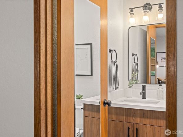 305 161st Place SE, Bothell WA 98012