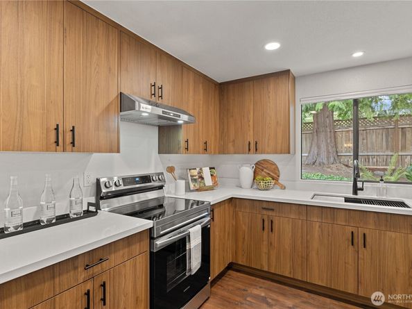 305 161st Place SE, Bothell WA 98012