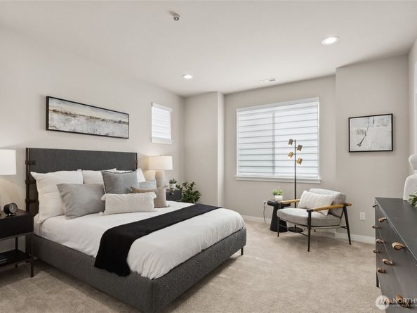 13242 NE 143rd Court 28, Woodinville WA 98072