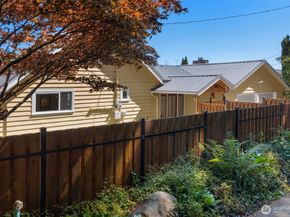 10843 Point Vashon Drive SW, Vashon WA 98070
