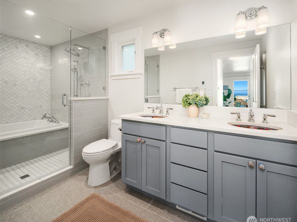 10843 Point Vashon Drive SW, Vashon WA 98070