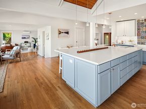 10843 Point Vashon Drive SW, Vashon WA 98070