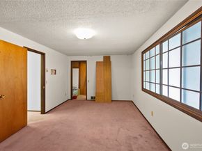 3868 Pinecone Drive E, Bremerton WA 98310