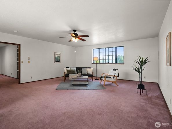 3868 Pinecone Drive E, Bremerton WA 98310