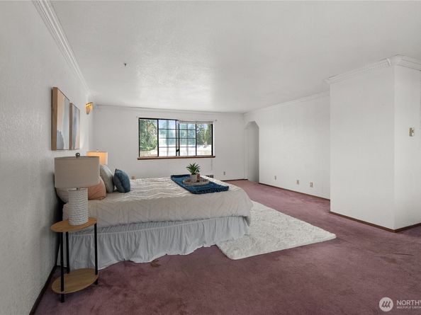 3868 Pinecone Drive E, Bremerton WA 98310