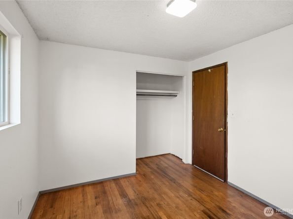 3868 Pinecone Drive E, Bremerton WA 98310