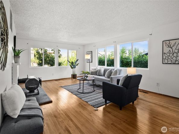 3868 Pinecone Drive E, Bremerton WA 98310