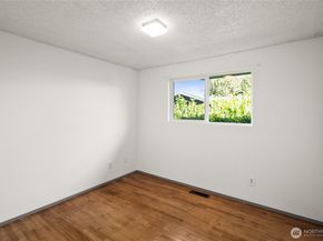 3868 Pinecone Drive E, Bremerton WA 98310