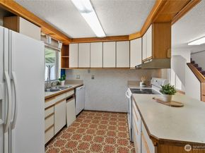 3868 Pinecone Drive E, Bremerton WA 98310