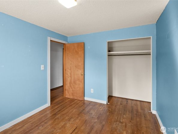 3868 Pinecone Drive E, Bremerton WA 98310