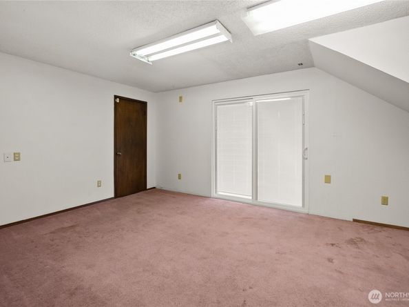 3868 Pinecone Drive E, Bremerton WA 98310