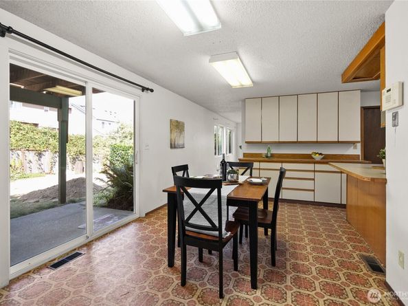3868 Pinecone Drive E, Bremerton WA 98310