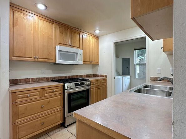 4008 NE 57th Street, Seattle WA 98105