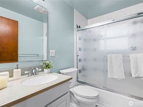 6013 S 118th Place, Seattle WA 98178