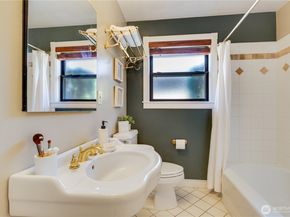 9111 40th Avenue SW, Seattle WA 98136