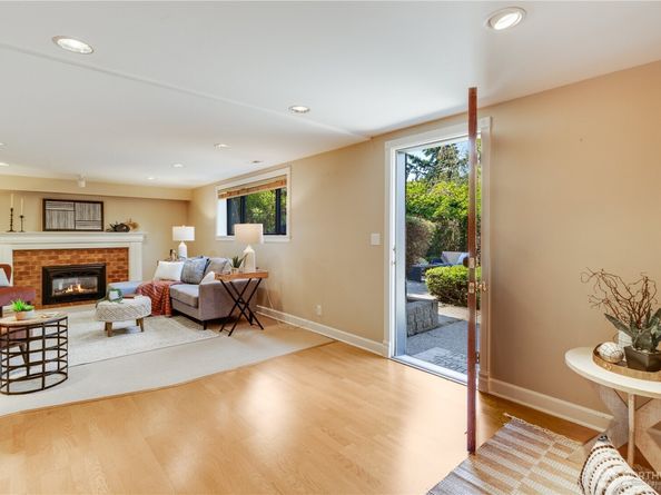 9111 40th Avenue SW, Seattle WA 98136