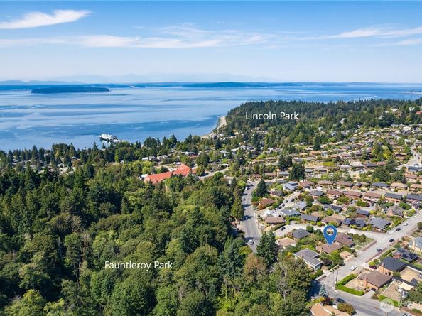 9111 40th Avenue SW, Seattle WA 98136