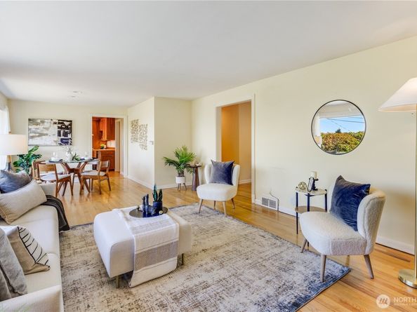 9111 40th Avenue SW, Seattle WA 98136