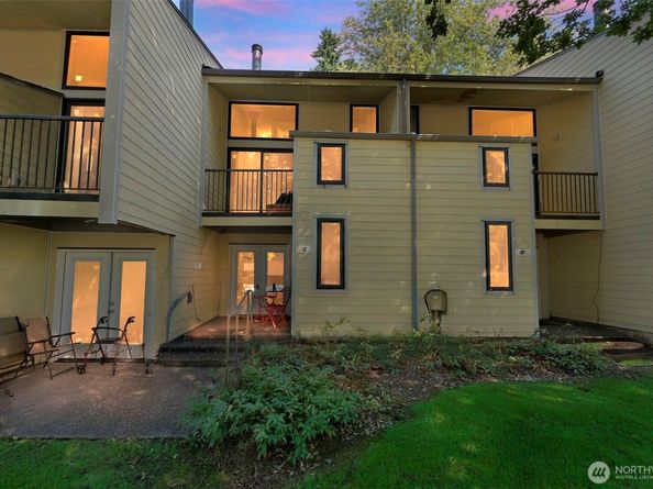 6440 139th Avenue NE 8, Redmond WA 98052