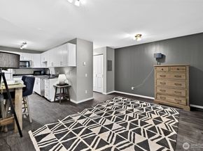 6440 139th Avenue NE 8, Redmond WA 98052