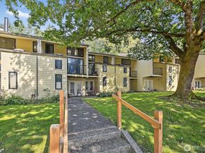 6440 139th Avenue NE 8, Redmond WA 98052