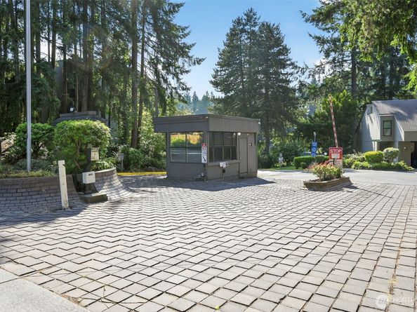 6440 139th Avenue NE 8, Redmond WA 98052