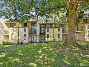 6440 139th Avenue NE 8, Redmond WA 98052