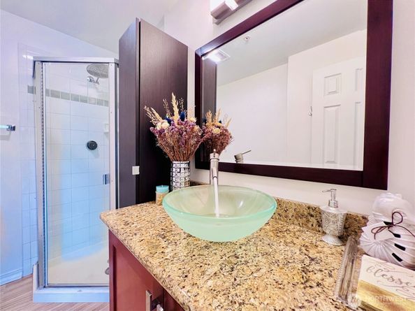 15809 Waynita Way NE G302, Bothell WA 98011