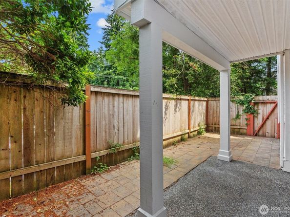 8629 240th Street SW B4, Edmonds WA 98026