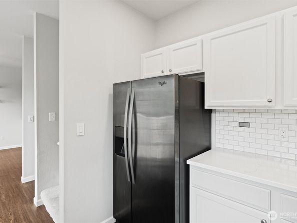 8629 240th Street SW B4, Edmonds WA 98026