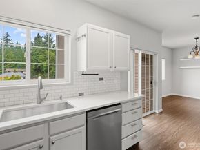 8629 240th Street SW B4, Edmonds WA 98026