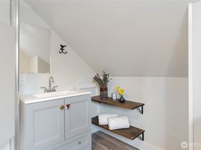 11 R Street SE, Auburn WA 98002