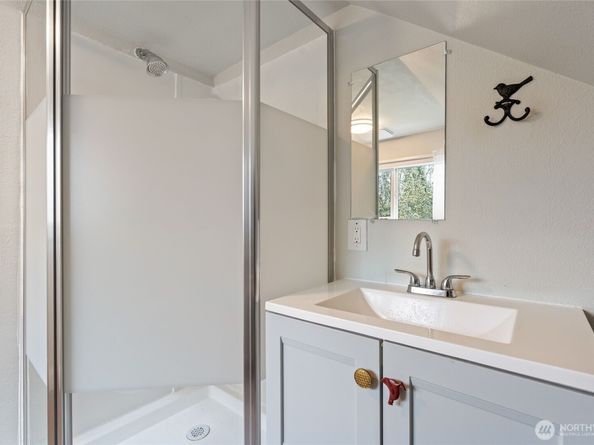 11 R Street SE, Auburn WA 98002