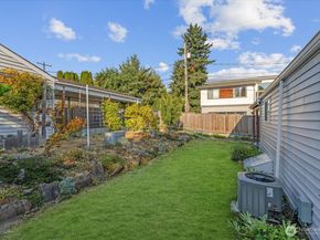 4816 SW Alaska Street, Seattle WA 98116