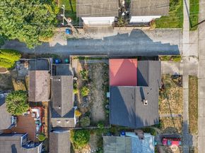 4816 SW Alaska Street, Seattle WA 98116