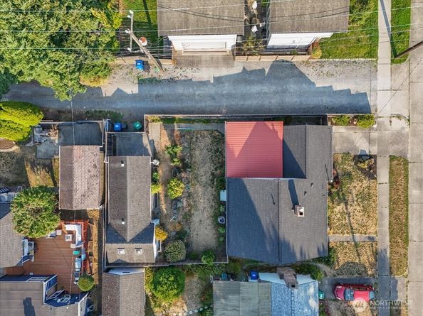 4816 SW Alaska Street, Seattle WA 98116